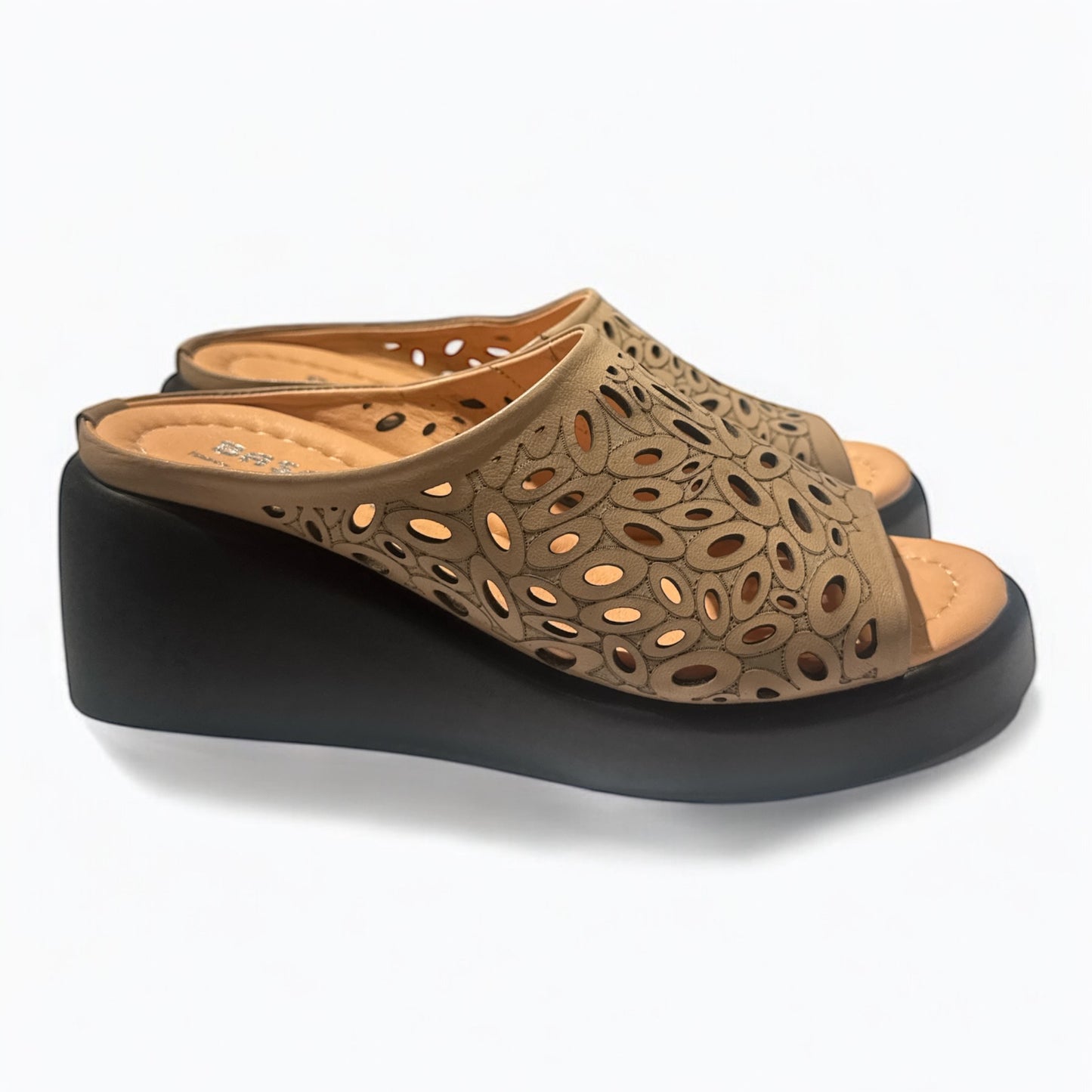 106 Women's Wedge Slip-On Sandals