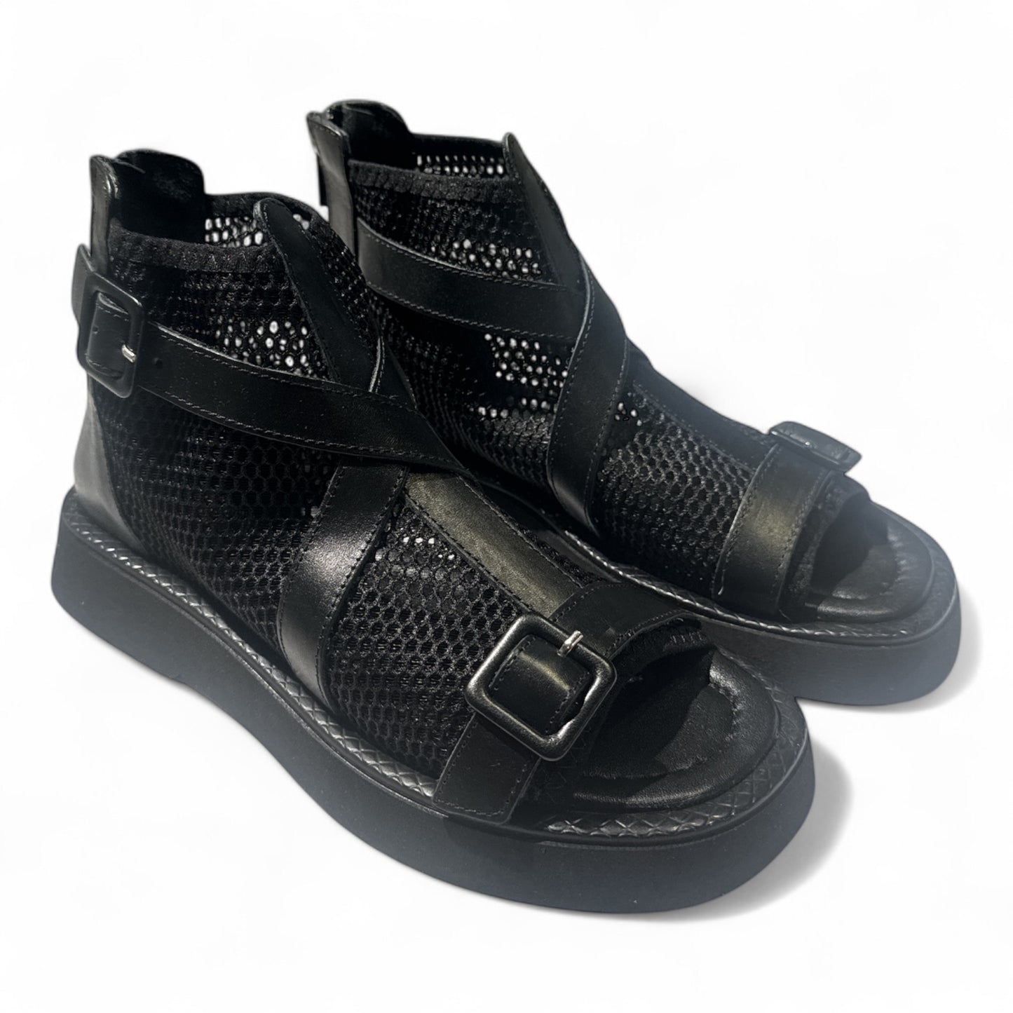 113 Black Mesh Gladiator Sandals – Urban Edge with Breathable Comfort