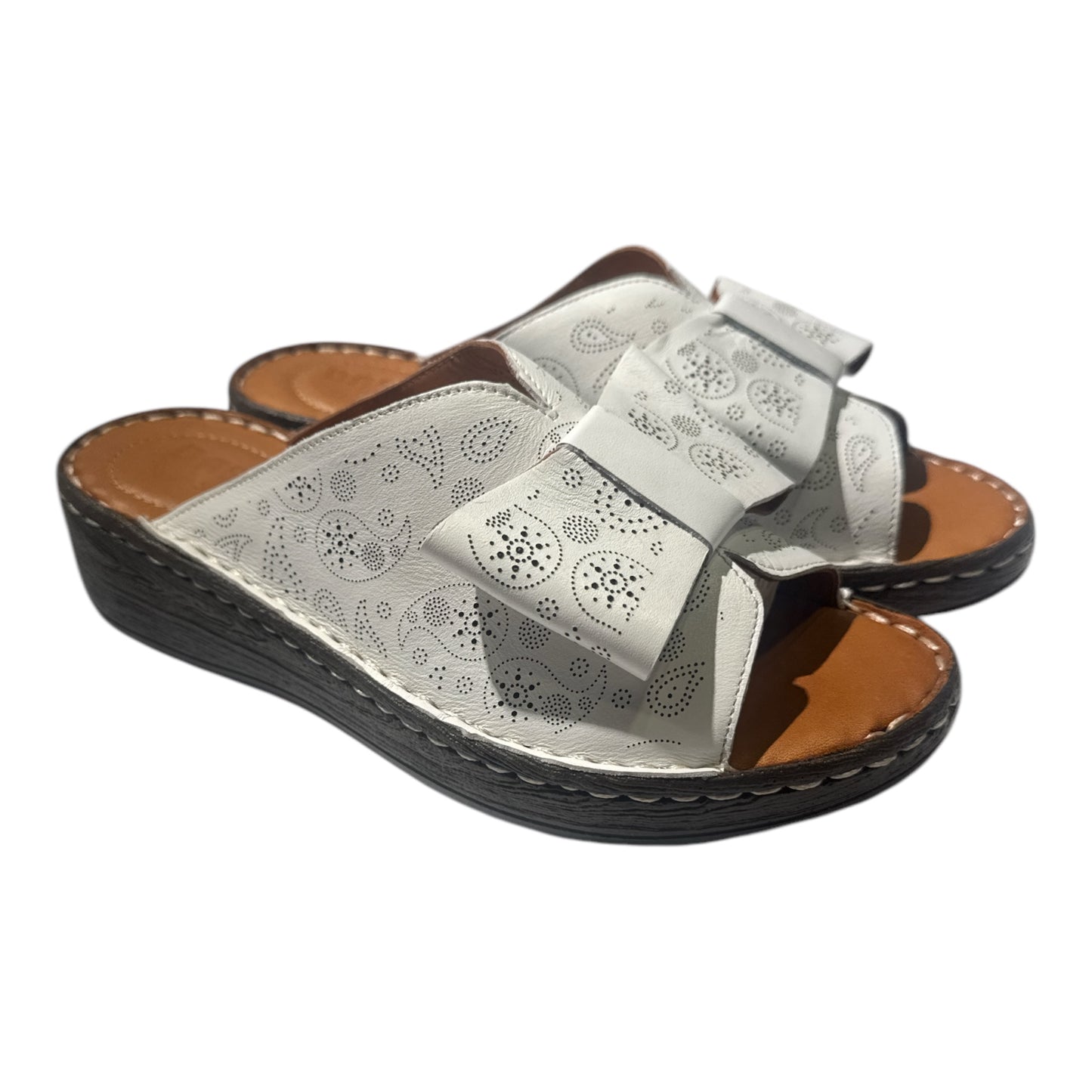 116 Laser-Cut Bow Comfort Slides – Everyday Elegance with a Feminine Touch