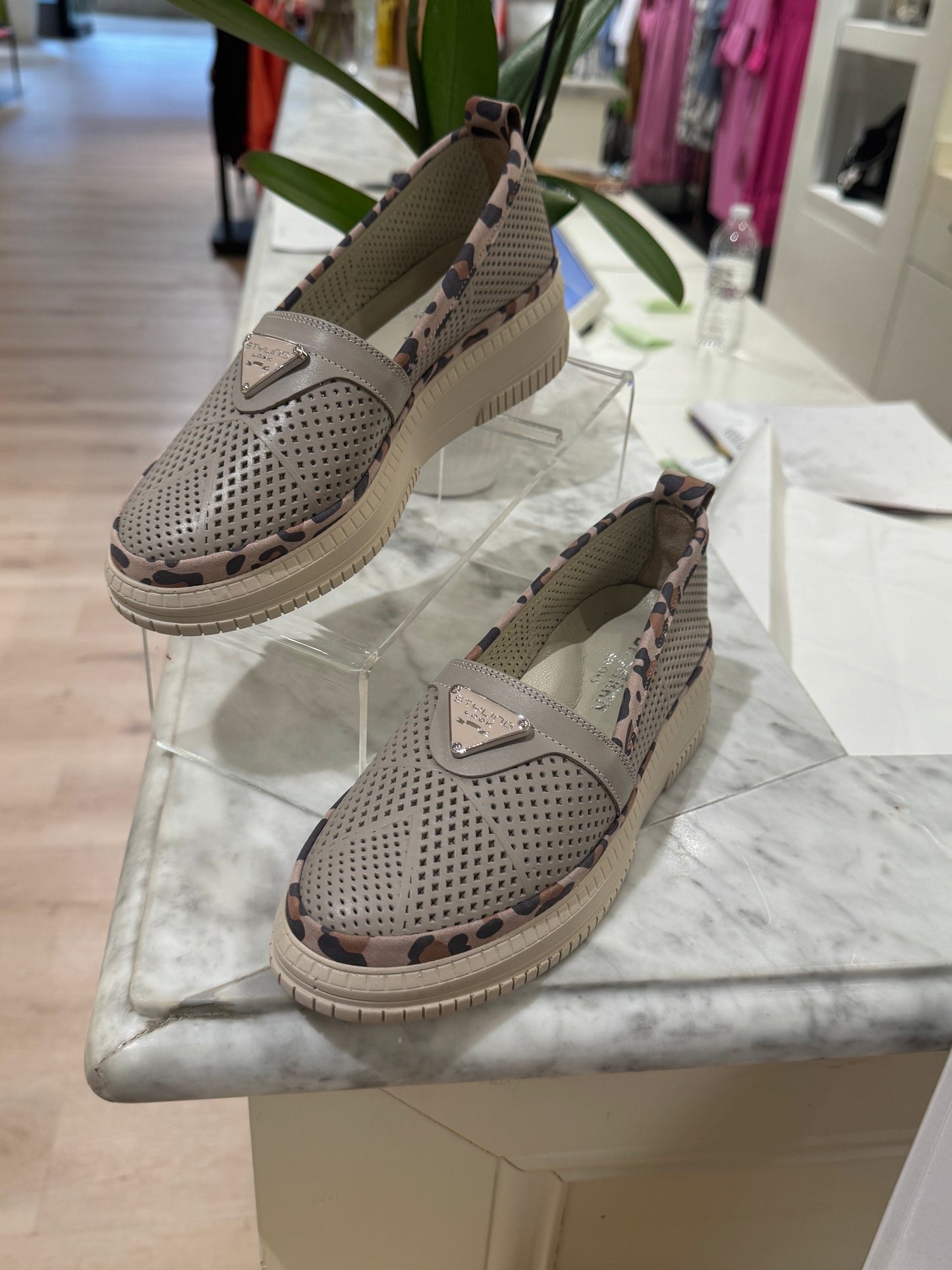 art. 502 Bassaran Beige Leather Loafers with Leopard Trim